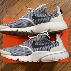 Nike Roche Shoes Size 11 EUC